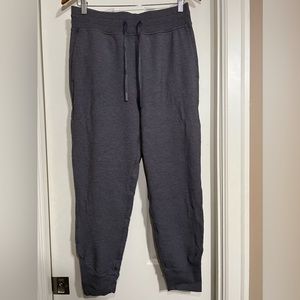 Lululemon Rest for Resilience Jogger
Heathered Moonwalk